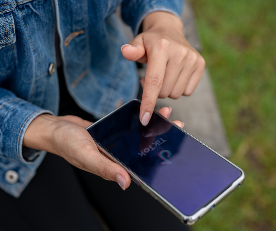 Tiktok empresa presencia online marcas famosos engagement